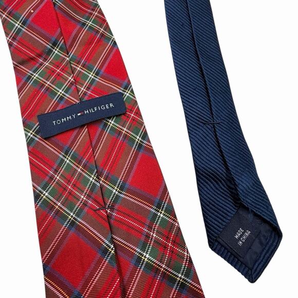 VINTAGE RED TARTAN PLAID CHRISTMAS TIE BY TOMMY HILFIGER PREPPY HOLIDAY VGUC - Picture 3 of 3